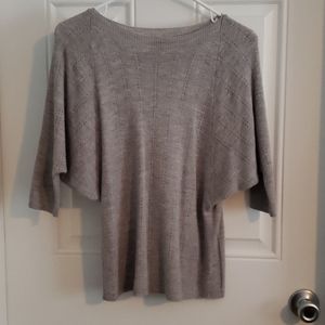 Three-quarter sleeve sweater